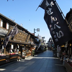 �����U����