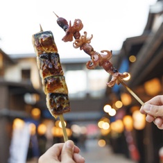 �����U����