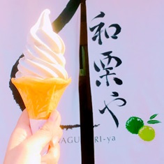 �����U����